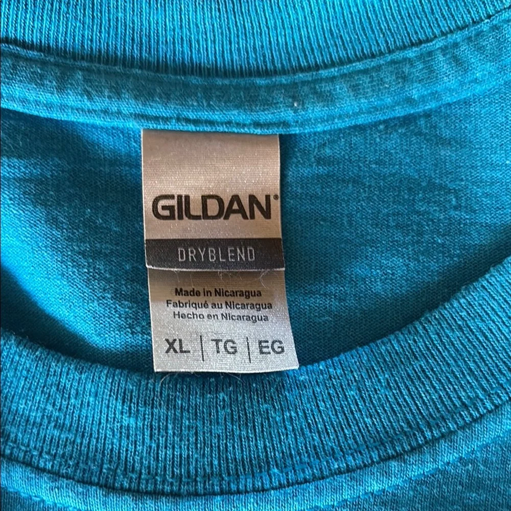 NWOT Gildan Blue Short Sleeve Tee Vibrant Cotton Comfort - Picture 3 of 3